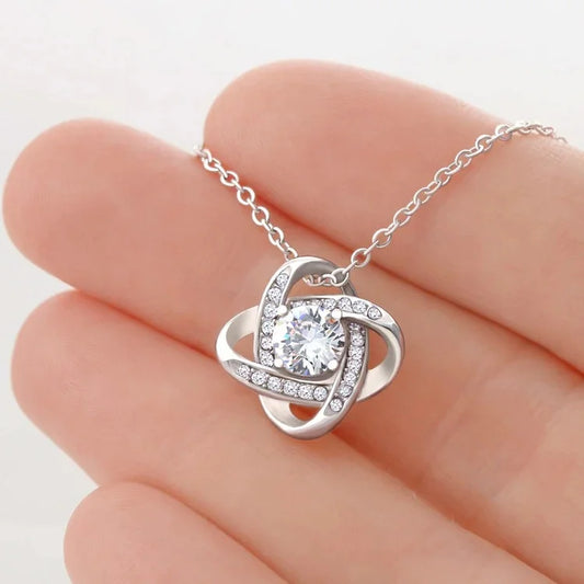 Fashionable AAAAA Zircon Pendant Necklace Luxury Gift Jewelry Stylish Glowing Pendant for Special Occasions